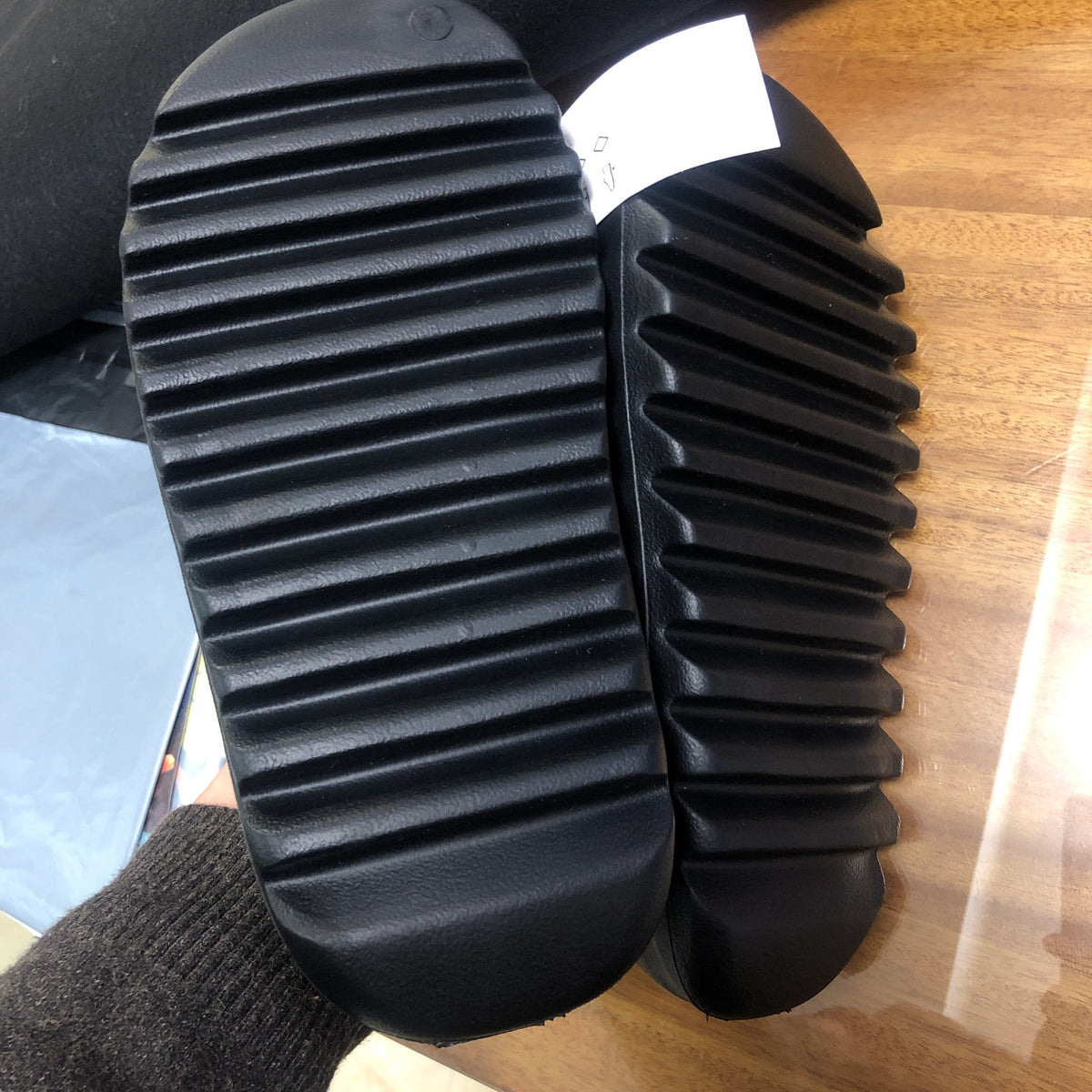 Sneaker shoes yeezy slide for women and men