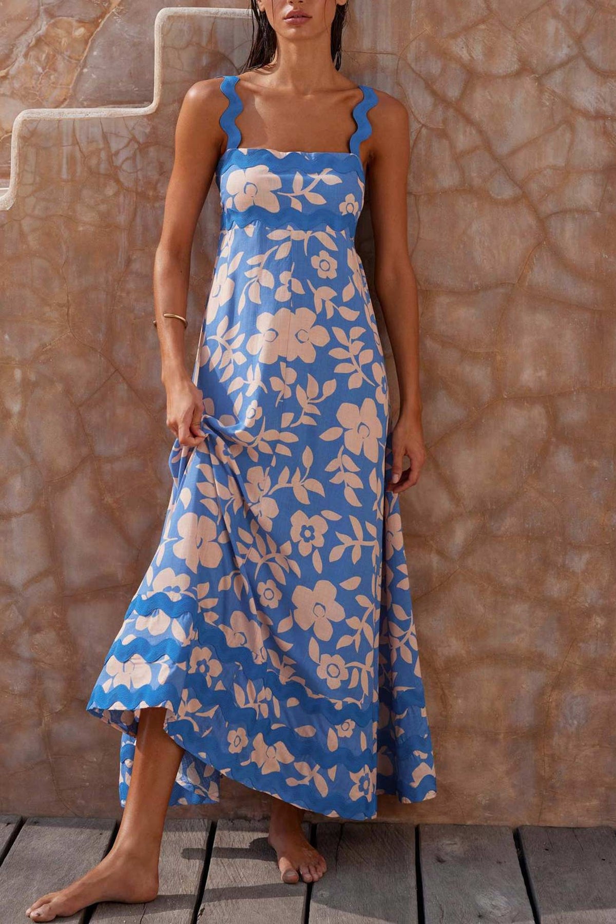 Amsoin Wavy Print Cami Dress